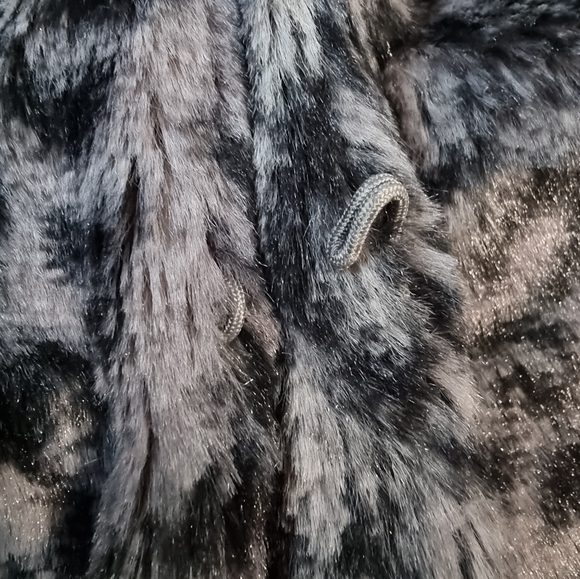 Betsey Johnson Super Soft Leopard Print Vest - Picture 7 of 9